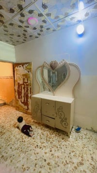 غرفه تركيه للبيع بيه اضرار بسيط قفلها300 الف  07718216030