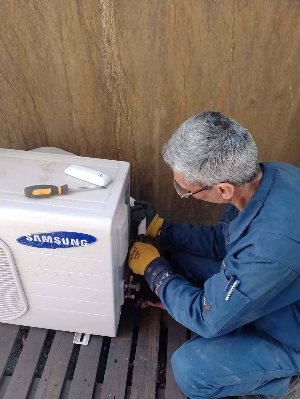 السلام عليكم بسم الله الرحمن الرحيم  الحمد لله على نعمته وعافيته عدنا من جديد موسم خير ان شاء  غسل وتنظيف وصيانه وتنصيب انواع السبالت الظاهري والدفن صيانة موقعيه فاكيوم لحيم ليك ب إدارة الدبلوم/ الفني فالح مراد/خبره خمسه سنوات مع الكادر الصيني محطه واسط الحرارية الاتصال على الرقم *********** ***********
