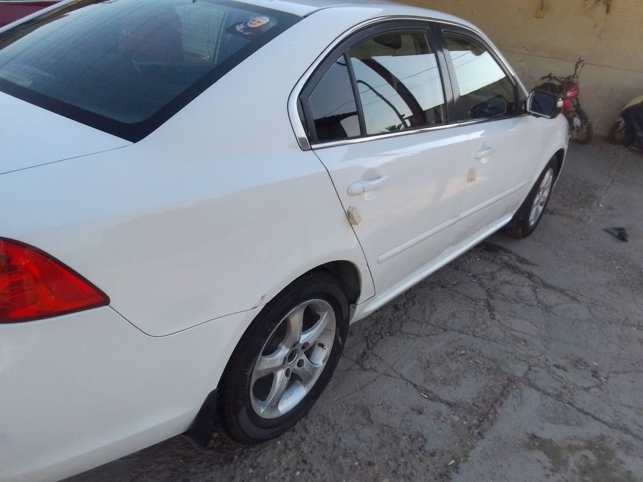 السلام عليكم 
كيه اولتيما لبيع موديل تسعة سيارة مكينه وگير خليحي رقم دولي بيها 3قطع بدون داخل مكفوله من الخياس كهربائية شغاله 5ويل كب وهذه رقمي التواصل 
***********
