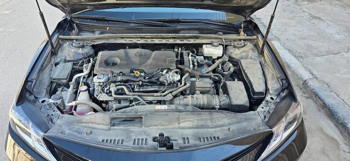 السلام عليكم
كامري هايبرد موديل 2024 خليجي 
فئة GLE حساسات امامي خلفي فتحت سقف كشنات جلد ابيض كراسي كهرباء شاشه كبيره ثلاث وضعيات للقيادة مانع تزحلق هاند بريك كهرباء اوتو هولد ٤ جام اوتو 

ماشيه 13 الف كيلو 
السياره جديده مكفوله كفاله عامه 
رقم الهاتف ***********
