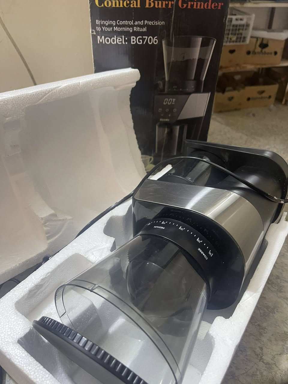 تتوفر طاحونة المانية جديده ما مستعملة  ***********
