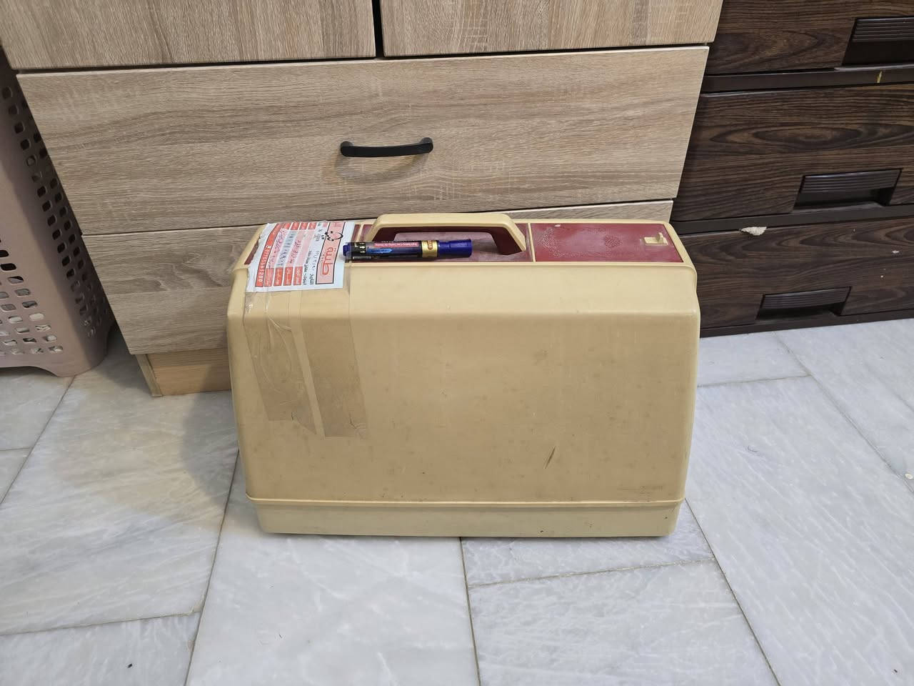 مكينة خياطة سوبر براذر اشتريتهه ٢٢٠ الف ابيعهه ١٥٠ لان موظفة وماستخدمتهه عيبهه بس الماطور يحتاج لحيم بسيط من جهة اللي يريدهه فقط يراسلني ادزلة الموقع توصيل ماعندي


**إذا كنت صاحب هذا الإعلان وتريد حذفه لأي سبب، رجاءا أرسل رسالة إلى الدعم الفني**