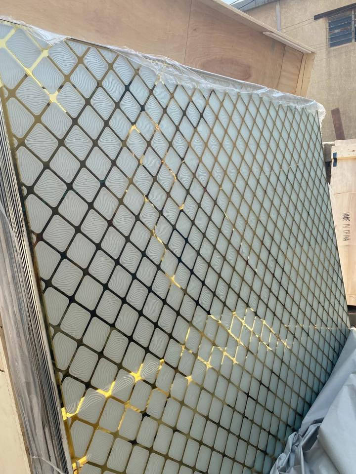 السلام عليكم
شد جام بيوت درجه اولى وصبغ شبابيك 
وايضا شد القواطع والجامخانه 10mm 
وأسعارنه بسعر الجمله 

***********@#
