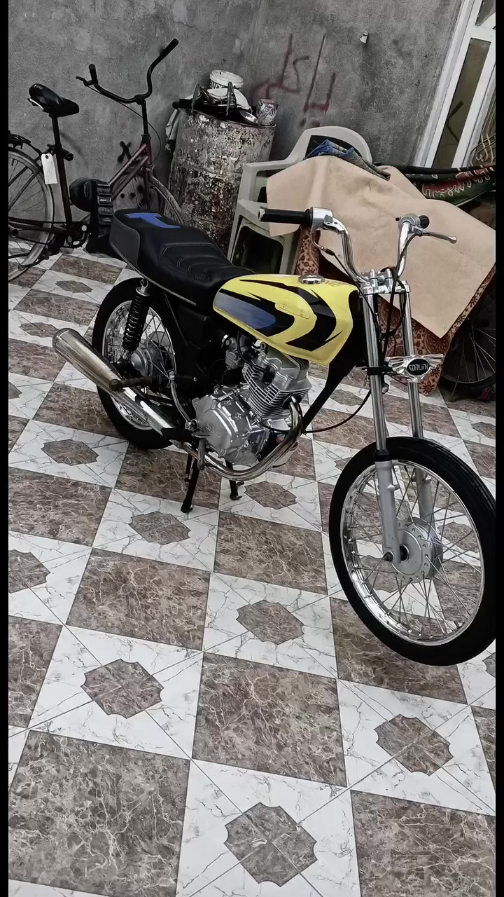 سلام عليكم شباب دراجه للبيع موديل 22سنويه رقم بعدة على  سحك اسعر خاص وهذا رقمي ***********
