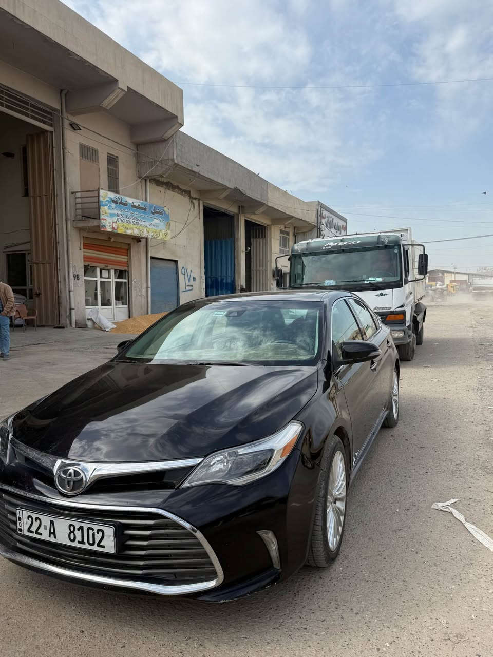 ئەڤەلۆن مۆدیل ٢٠١٧ فوول  مواسەفاتی ئەڤەلۆن xle  ناو سپی سلایت زۆر پاک ماوەتەوە هەموو شتی لەسەر دەقی بیلادی ماوە جەمپەکی خەفیفی پێشی هەیە ٢ پارچەو روبحەکی بۆنیتی سبوخە سەقفی یەک بست pdr هەیە ٢٠٠ هەزار کیلۆمەتر رۆشتووە رەقەم شانسیم دانایە بەشەرتی گێرو مەکینەو شانسیو تەبریت و تەقە و رەقە سەیارەکە لە هەولێرە 
سحری ١٧٥ مەجال 
*********** أربيل, العراق
