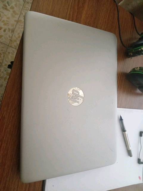 RAM 8 المعالج i5  بطاقة الرسومات128
. التخزين 585 HB