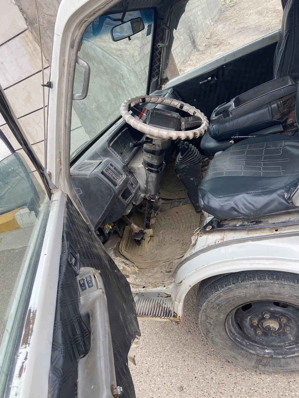 سلام عليكم
كيه بنكو موديل 93مكفوله من كصه كير ومحرك مكفولات تخم تواير وره وكدام وباتري جديد سياره جاهزه من كلشي كهرباياته شغاله كله سياره باسمي تحويل ثاني يوم .مكاني الانبار عامريه الفلوجه .السعر 40وبيه مجال

‭0771 348 2172‬
