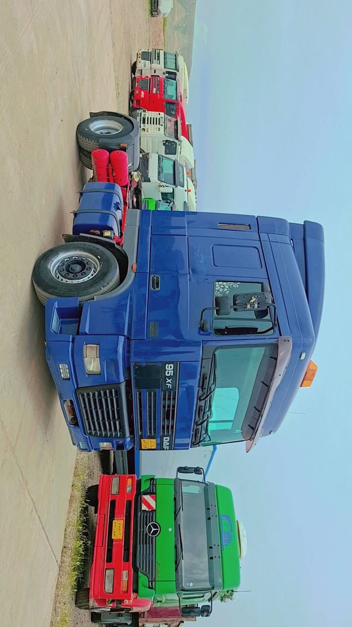 بسم الله الرحمن الرحيم 
النوع السياره . داف XFتاك ويل دبل قماره راس تريله فقط للبيع 
موديل  2002. حجم محرك .95.480. محرك كاوارين انجكتر
مواصفات . تبريد . تايدر   ثلاجه داخل . كير عادي . طخم تاير 
كير محرك اكسن قماره شاصي صبغ مكفول كفاله عامه شرط 
رقم دهوك تحويل مباشر 
السعر  128 . معا مجال 
عنوان معرض هوار طريق . دهوك موصل جمبور عميريه 
***********
***********
