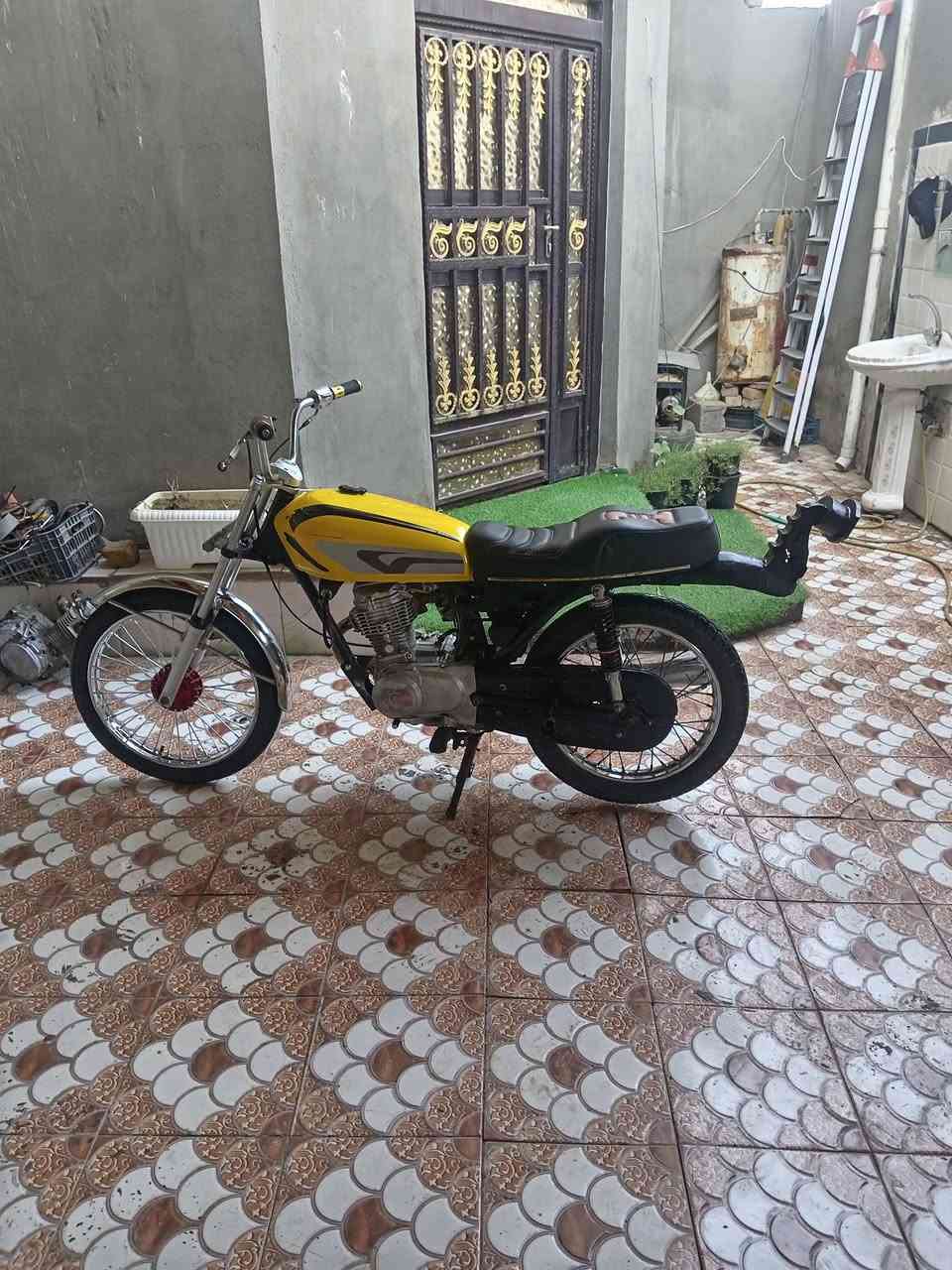 اربعه كير اوراق مديل 20 للبيع 500 وبيهه مجال قليل الشراي يجي خاص او اتصال *********** مكاني ديوانيه عفك
