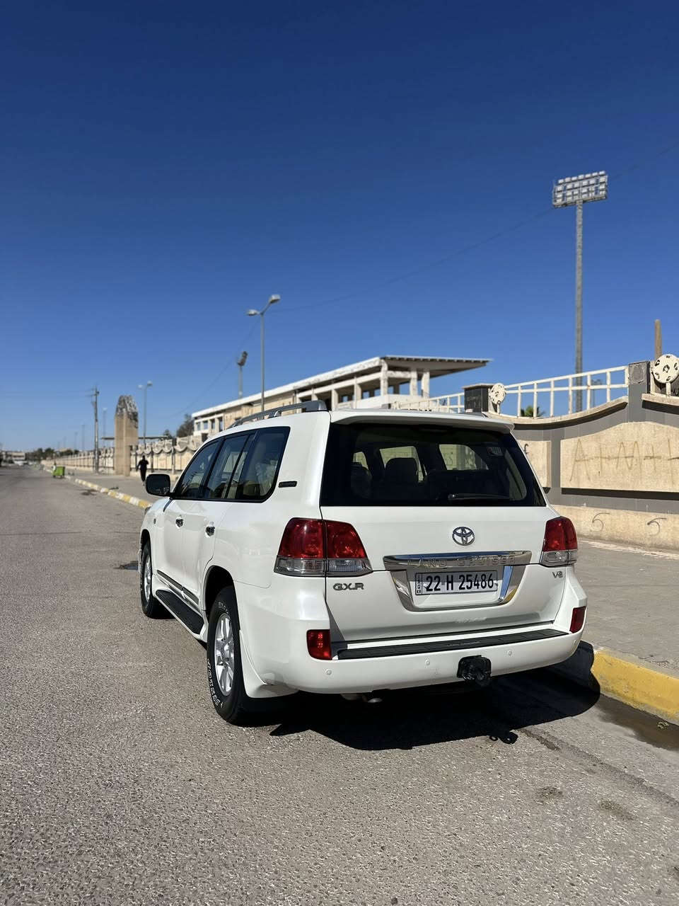 السلام عليكم لاند كروز 2011 ستينيه مكفوله كفاله عامه ماشيه 100 الف حقيقي رقم اربيل باسمي السياره جديده بمعني الكلمه مكاني كربلاء حي المعلمين ‭٠٧٧٣ ٢٠٧ ٨٣٧٨‬
