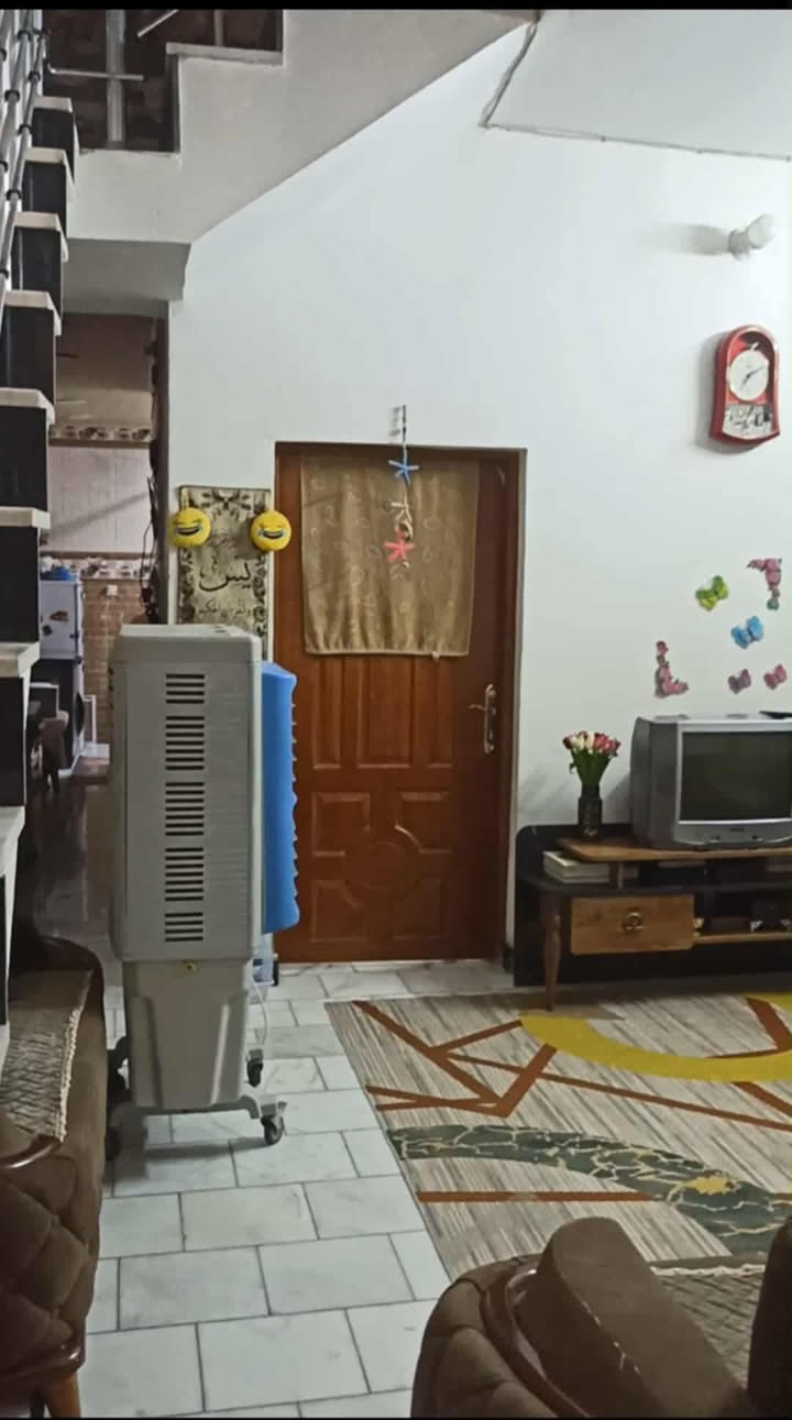 ⭕ دار للإيجار ⭕

🏡 دار سكنية بمساحة 100 متر
📍 البكرلي - قرب جامع سلمان المحمدي

✨ موقع مميز جداً✨

📞 للاستفسار أو لعرض عقار (طابو صرف، زراعي، تجاري، سكني، بيع أو إيجار) راسل الصفحة أو اتصل على:

☎️ ***********
📲اتصال + واتساب

📍 عنوان مكتب الثقة للعقار
 بابل - الحلة - الكرامه حي الحسين

🤝 ثقتكم أساس نجاحنا 🫆✨

#مكتب_الثقة_للعقار #عقارات_بابل #بابل #عقارات
