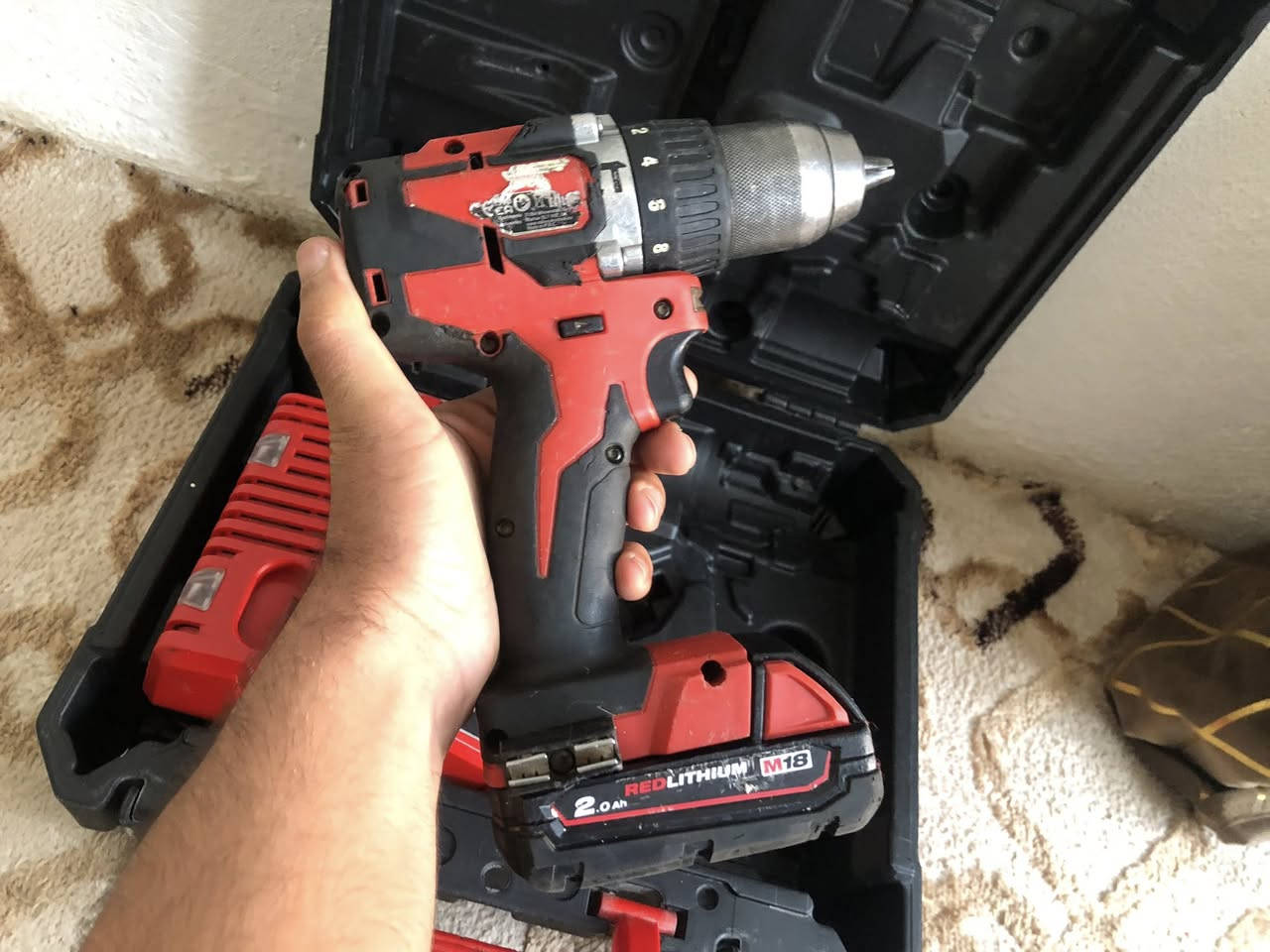 السلام عليكم دريل ميلوكي امريكي اصلي ٣ وضعيات 
دبل بطاريه شاحنه سريعه للبيع السعر ٢٠٠ قفل قفل


**إذا كنت صاحب هذا الإعلان وتريد حذفه لأي سبب، رجاءا أرسل رسالة إلى الدعم الفني**