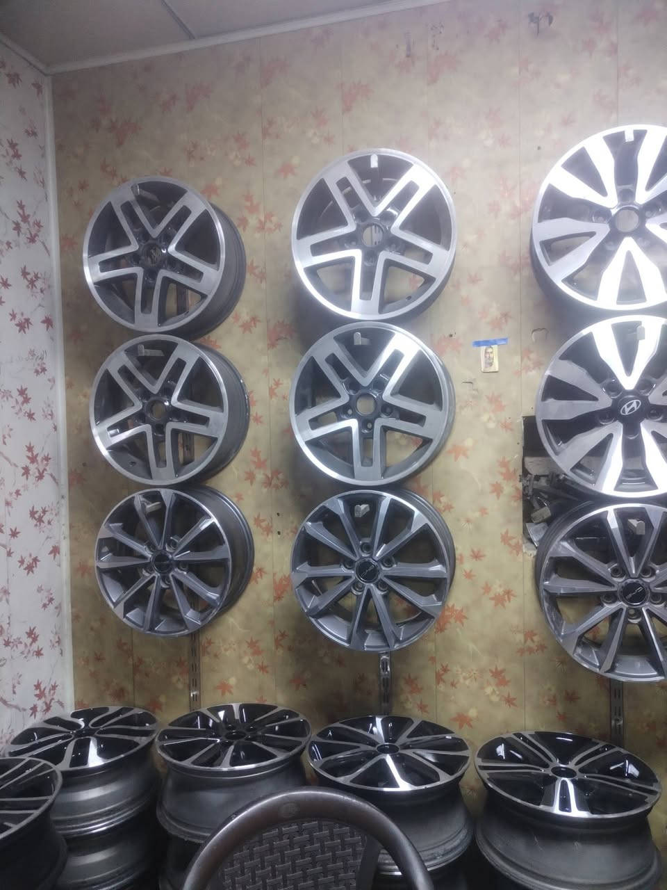 خدمات محمد بيع وشرا كافه انواع الويل كب والويل الحديد#صبغ حراري مكان المحل حي اور مقابل مركز شرطه القدس *********** صديقي اي ويل كب قديم عندك مكسور مفطور فافون اشتري
