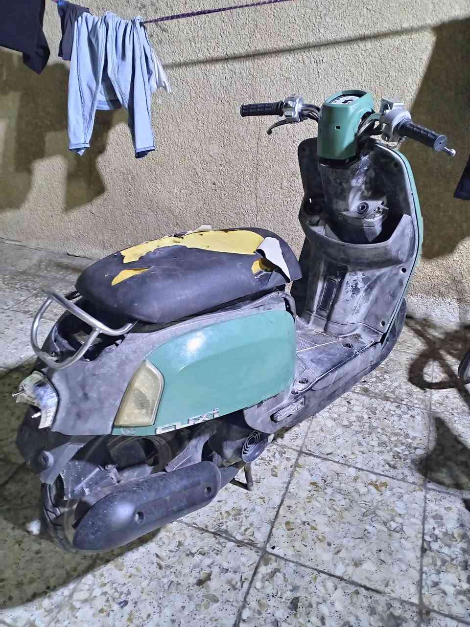 بوليس للبيع مبدل بيه بس والفات قيم واخذ لاستفسار ***********
