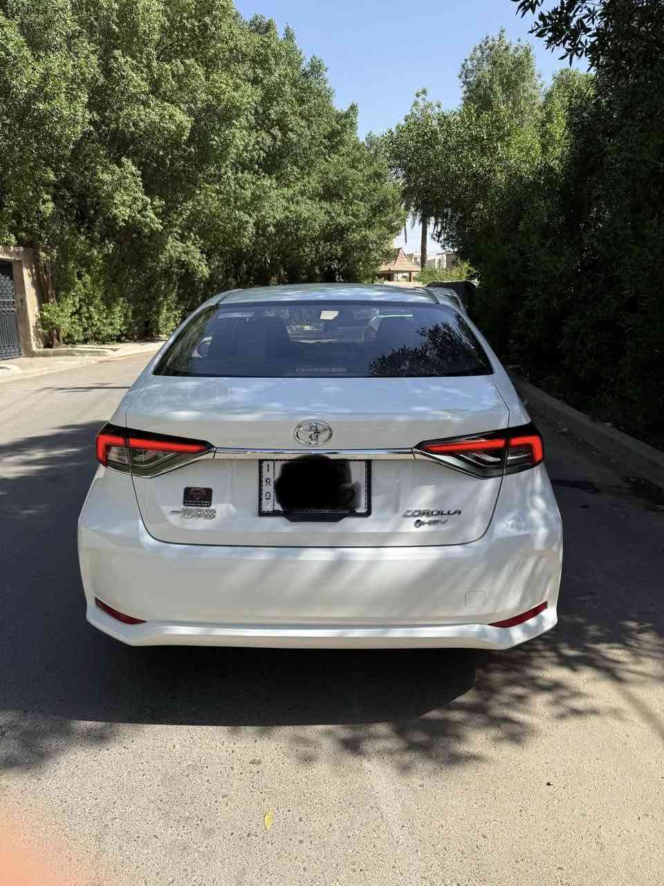 السلام عليكم 
كورولا ٢٠٢٥ شكل الخليجي ماشية ٣٢ الف 
كفالة من الصبغ و التبديل بيها بارد بخشم البنيد 
بدون تبديل حتى الدعامية بلادية بدون دواخل 
و السونار موجود 
السيارة كفالة كير مكينة كهربائيات حدادية شرط جديدة و ترايك مال زيرو 
فول مواصفات عدا المقعد مو كهرباء 
المواصفات 
كشاف + لايت زينون 
اشاير بالمري 
رادار امامي تفاعلي + تحديد مسار 
فتحة سقف سلايد روف 
بصمة دخول + تشغيل 
داخل جلد اسود بلادي شركة 
فول تحكم ستيرن 
شاشة + كامرة خلفية دوارة بلادية 
تبريد قطعتين 
منافذ شحن 
درايف مود 
ايفي مود 
اوتو هولد 
هاند بريك كهرباء 
٤ جام اوتو 
سعر السيارة 148 وبيها مجال بسيط 
العنوان 📍 بغداد الكرادة 
للبيع فقظ بدون اقساط بدون مراوس 
***********
