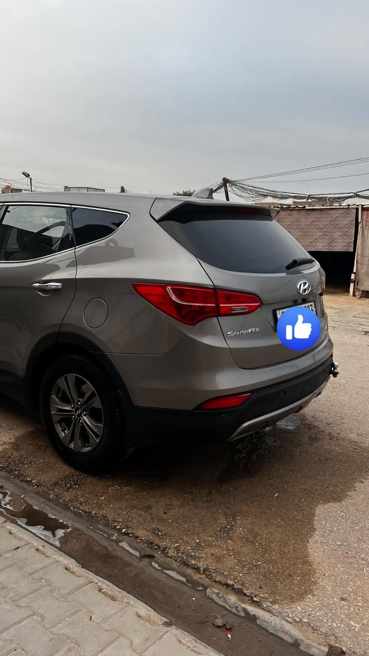 السلام عليكم سنتافي للبيع مديل 2015
حادثها بامريكا شبر صبغ بقبق الجنطه بس 
بجم كبس محرك ع وضع لبلاد ما مفتوح
 مواصفات عاديه تحكم ستيرن اربعه دسك شاشه دوشمه كشنات 
سياره مال جناي رقم نجف بسمي
 رقم الهاتف ***********
