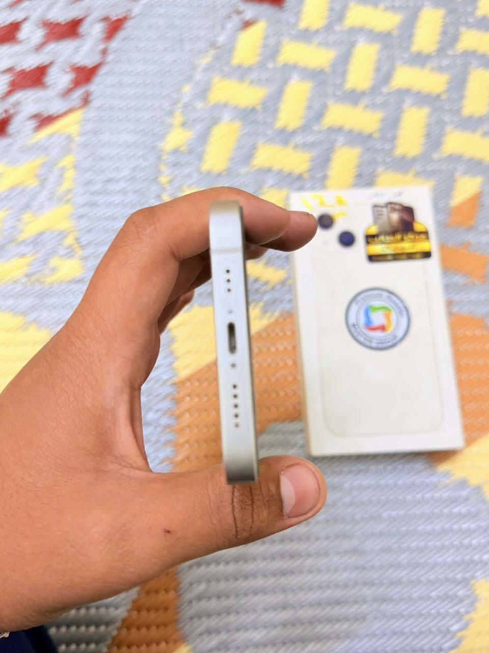 السلام عليكم جهاز ايفون 13 عادي للبيع نضيف جدا شخط ما بي بطارية 100 ضمان ماستر السعر 525 وبي مجال بسيط العنوان بغداد الرشاد الرقم *********** هاذ الرقم واتساب فقط
