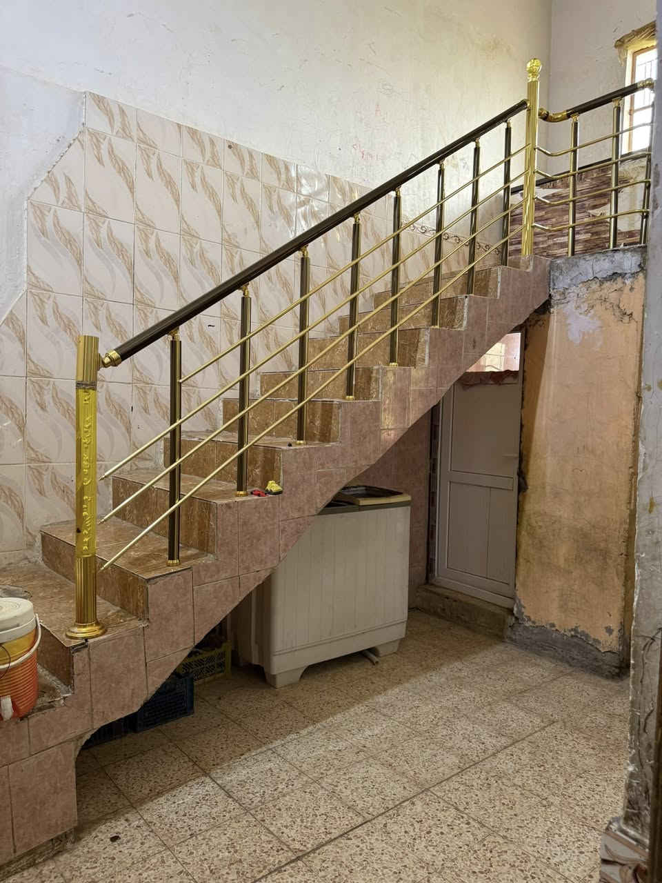 السلام عليكم -
بيت للبيع طابقين مساحه 130
موقع البيت الجبل -مشي بي معاملة طابو
يتكون من غرفتين وستقبال وحمام عدد 2
الاستفسار اكثر الاتصال ب الرقم -***********
