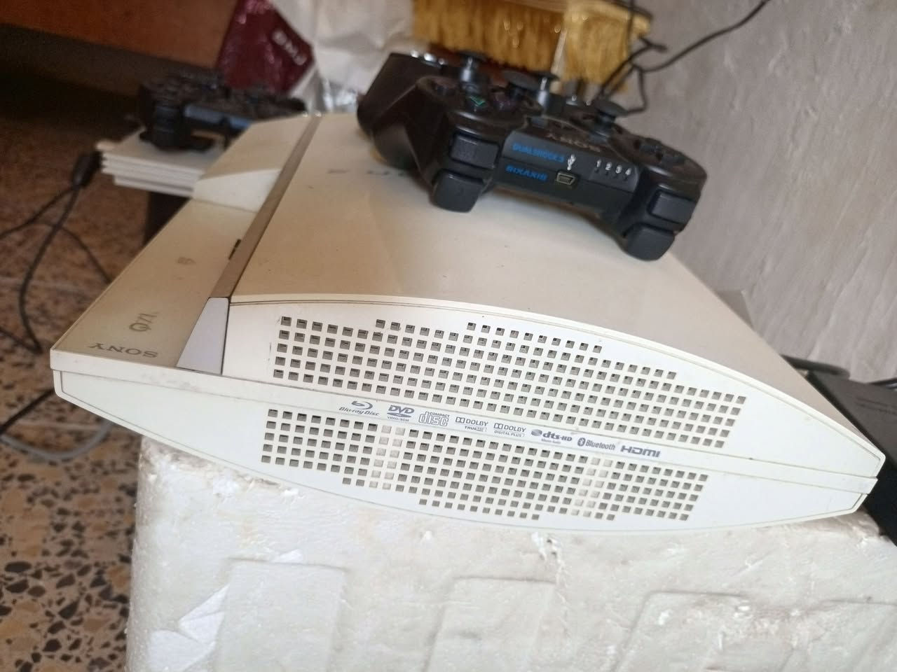 سلام عليكم بلي3 فات جهاز زيرو فوول نظافه جدا نظيف جوستك عدد2 هارد250بي50لعبه قويات من ضمنها بيس13 وجي تي اي 5وبيس20وكوم العاب كلهن حلوات جهاز من اكلك نظيف ممتعوب واذا اكو مراوس إكس بوكس 360 نفس نظافته عادي مكاني بغداد المحموديه سعر130قفل قفل رقم***********بي واتساب
