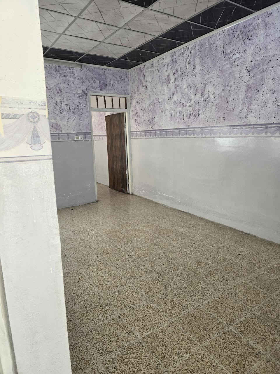 الايجار بيت طابق ارضي
حي سومر قريبا عالسوق
مساحه 100 متر السعر للايجار 225
غرفه وهول استقبال مطبخ ومشتملات 
بناء نظيف سقف الثانوي وكراج 
***********
***********
