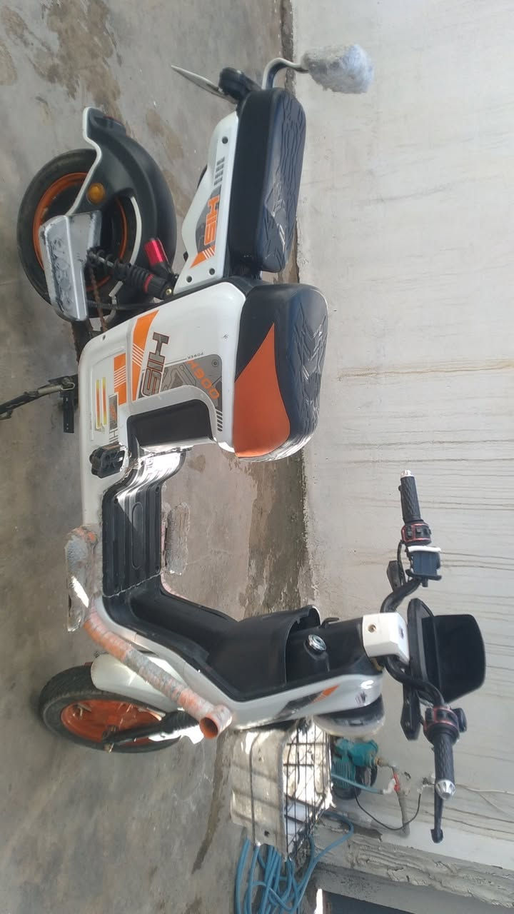 سلام عليكم عندي بايسكل شحن اللبيع HlS H900 شركه نضافه فول اي عيب مابي كله شرط بس بطاريات مابي كله شغال جديد شاحنه ويا سويجين بي السعر 300 وبي مجال العنوان كركوك الرقم *********** راسلني خاص على ماسنجر👍🏻👌
