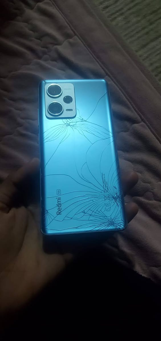 مراوس ب ايفون. ريدمي12 برو بلس 5g.   بحالته الوكاله بس الضهر.  مكاني بغداد ابو غريب


**إذا كنت صاحب هذا الإعلان وتريد حذفه لأي سبب، رجاءا أرسل رسالة إلى الدعم الفني**