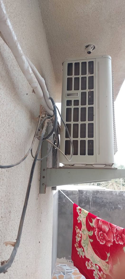 ​إعلان بيع سبلت (للحاجة الماسة)
النوع: ONAX
الحجم: 2 طن
الحالة: شغال والكمبريسور نظيف جداً وصوته ناعم، يحتاج فقط غاز.
المكان: واسط - ناحية جصان.
السعر: 200 ألف (وبيه مجال قليل للشراي).
للتواصل: [***********]
