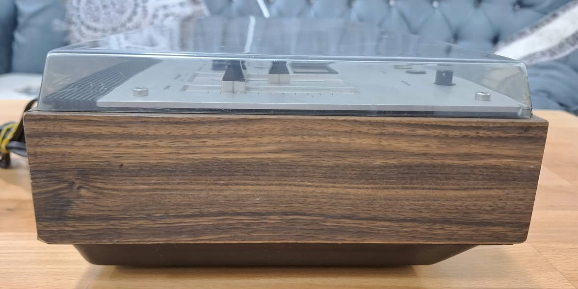مسجل ناطق ياباني ماركة :
AKAI GXC-39
صناعة : 1976
نظام DOLBY
سماعات عدد 2 
لاقطات عدد 2 
السعر النهائي : 350 الف مع التوصيل


**إذا كنت صاحب هذا الإعلان وتريد حذفه لأي سبب، رجاءا أرسل رسالة إلى الدعم الفني**