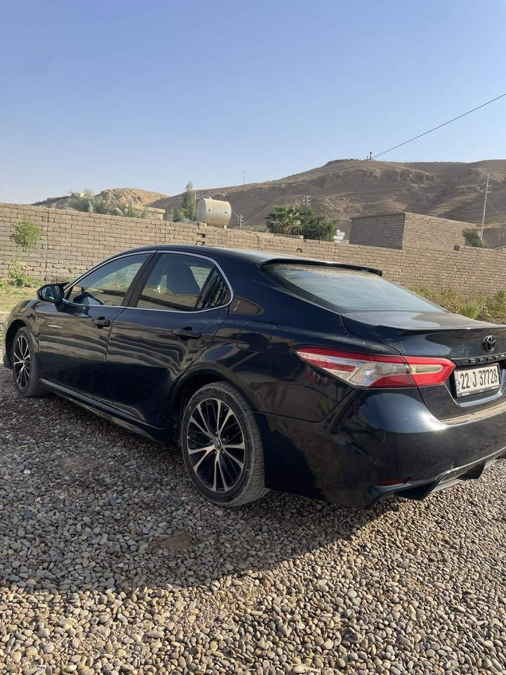 كامري 18 SE وارد امريكي رقم اربيل ، 
معروفه مواصفات ال SE 
ضررها صورة السونار بالمنشور ابيع حزام السعر 153 
رقم الشاصي 
4T1B11HK5JU580482
مكاني صلاح الدين 
***********
