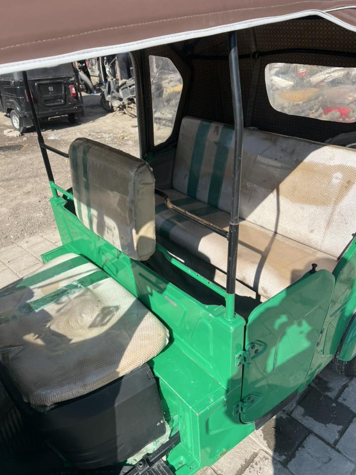 السلام عليكم
تكتك موديل ٢٢ شهر ثالث مكان حي اور رقم إنكليزي 

السعر ٨٨٠٠ 

الرقم ***********
