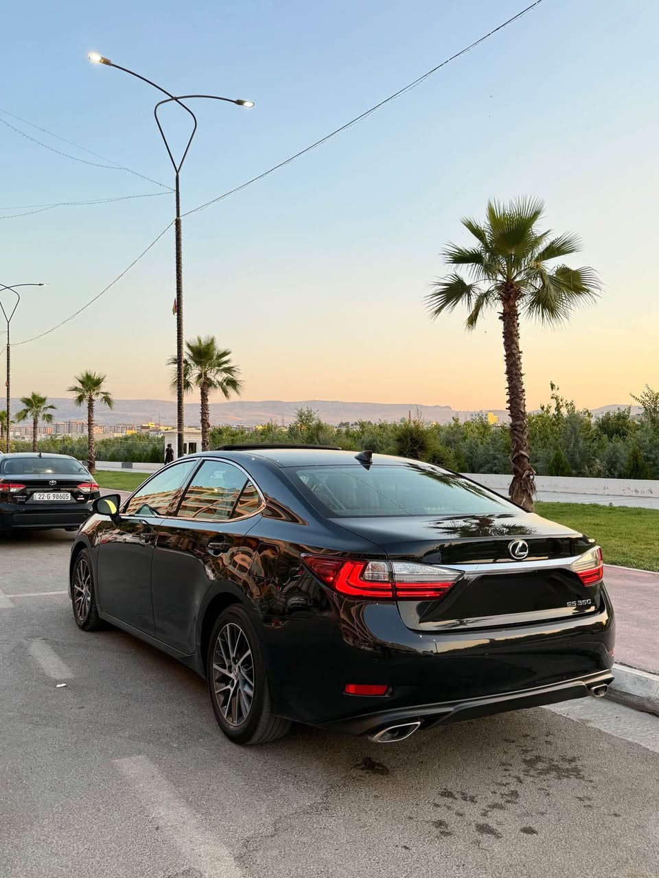 LEXUS ES350 2018 🔥✈️
 سەیارەکە زۆر جوان و تازە ماوەتەوە 150 هەزار کیلۆمەتر ڕۆشتووە ناو قەیسی فوول مواسەفات (رادار و خەتی جادە,ئاوێنە ڕادار,کامێرە و حاسە,کوشن سارد و گەرم و خەزن,سوکان کارەبایی و خەزن,3 مۆدی لێخورین,زۆر مواسەفاتی تر.....)
مەسرەفی نیە ماڵی دۆستە دو پارچەی بۆیاغە بێ ناو گرتن بێ ئێرباگ تەحویل و غرامە بە شەرت 
نرخ:193 مامەلەیەکی برایانە
*********** السليمانية, العراق
