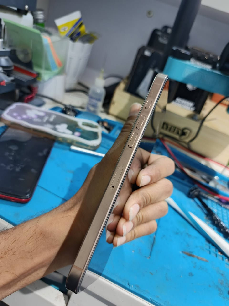 ايفون 16 برو ماكس ذاكرة 256 بعدة جديد 
بطارية 100 مستعمل شهرين بل اكثر ثلاثه 
للبيع 1.450 مليون واربعميه وخمسين الشراي يتصل 
***********
