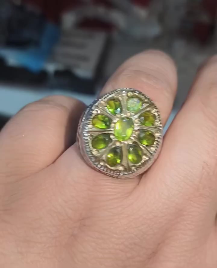 محبس مطعم باحجار الزبرجد ٩ حجرات حجم كبير جدا صياغه ثقيله السعر ٨٠ الف قفل ونهائي


**إذا كنت صاحب هذا الإعلان وتريد حذفه لأي سبب، رجاءا أرسل رسالة إلى الدعم الفني**