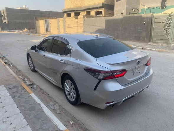 كامري موديل 2023 هايبرد خليجي 
بدون لوحات تكلفت اللوحات 300 الف تسجيل جميع المحافظات 
صبغ نصف البنيد فقط
ماشيه 35 الف حقيقي
كامره شاشه ويل كب كشنات جلد
كشافات
***********
