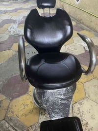 كرسي حلاقة • مستعمل شهر • نظيف