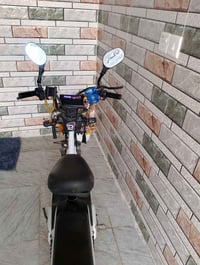 ماطور شحن للبيع السعر 125 بس يعوزو بطاريات وهاذه الرقم07706665429؟