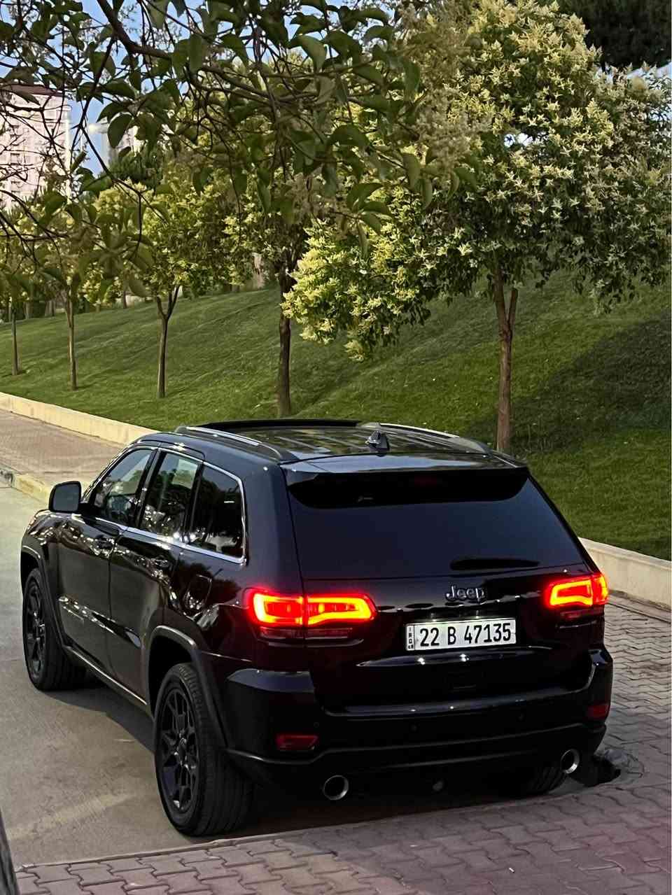 Jeep grand cherokee 2017 limeted
4x4
جێپ گراند چیرۆکی
خلیجی سفری شەریکە هارلم
مواسەفات lemited دەبڵ ئەکسل
(ناو زەرد،پانۆراما ،کوشن خەزن+سارد و گەرم ، کەلە دیڤیدی سوکان هیتەر+ ڤۆلیۆم ،شاشە گەورە، سنوق جەگ، حاسەی پێشو دوا ،…..)
auto start/stop , DVD, 
 150 هەزار مایل ڕۆشتووە
گێڕ و مەکینە نەکراوەتەوە و کارەباییات و حەماوە بەشەرت 
تەبرید مەزبوت سارد و گەرم بەشەرت
تایەی تازەیە ، ڕۆنی تازە گۆڕاوە سێرڤس کاملی کراوە
سەیارەکە کامل بۆیاخ کراوە بێ ناو پێشو دوا کەپس 
ئێرباگ تەقیوە دانراوەتەوە 
💵سعر ١٧٦ گەڵا و معەمەلەیەکی کەم
📍شوێن:سلێمانی
☎️ : ***********
سيارة صفر شريكة هارلم 
(فول مواصفات، ليمتد،كشنات خزن +هيتر ،تبريد،  دبل اكسل 4x4 شاشة كبير dvd , ستيرن هيتر بانوراما ،حاسات امامي و خلفي تايرات جديد زيت محرك جديد،..
١٥٠ الف مایل ماشی

كير محرك ما مفتوح كهربائي حماوة كلش بشرط 
سيارة صبغ عام بجم كبس بدون دواخل
ارباكات طك بس مبدل بلادية
💵سعرها ١٧٦ ورقة و بيها مجال بسيط
📍مكان : سليمانية 
***********:☎️ السليمانية, العراق
