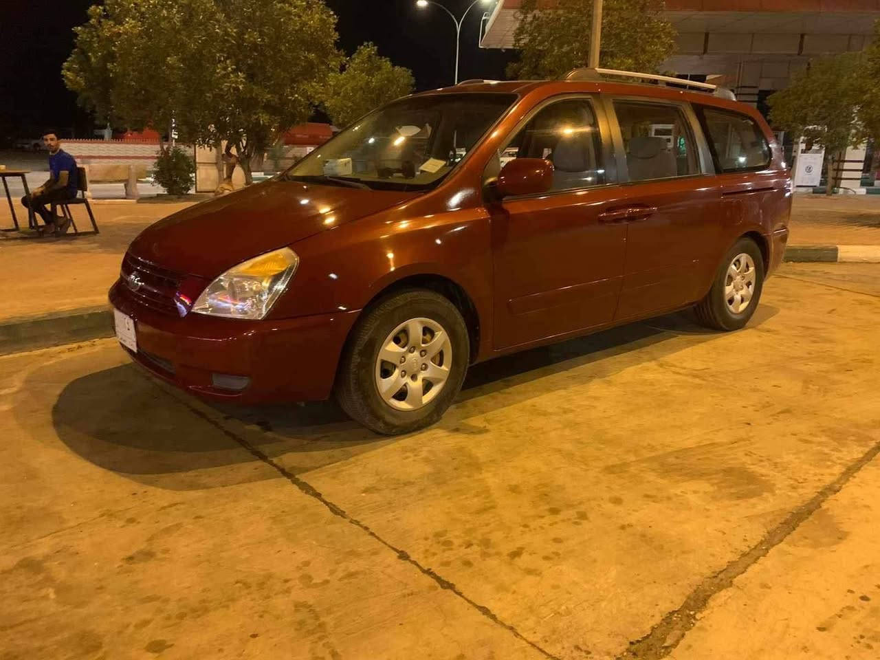 السلام عليكم للبيع كيا سيدونا موديل 2008 حادثها جاملخ خلفي ومصبوغه حزام للجماليه كير ومكينه كفاله للاستفسار الاتصال على الرقم ***********
