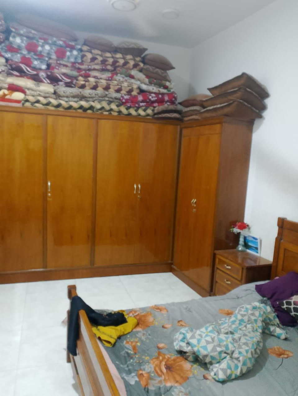 جمعه مباركه
بين للبيع في حي الزهراء مساحته 116 متر مربع طابقين واجهته 11 متر مطلوب مبادرة 95 مليون يحتوي على 3غرف نوم واستقبال ومطبخ وصالات عدد 2وحمامات عدد 2 بناء جديد فووول البيت قريب على شارع 20 وكراج سيارة كما موضح بالصور بيت تحفه يباع بمقدمه .
للأستفسار 
مكتب محمد البديري للعقارات والمقاولات العامه 
*********** واتساب فقط
***********
