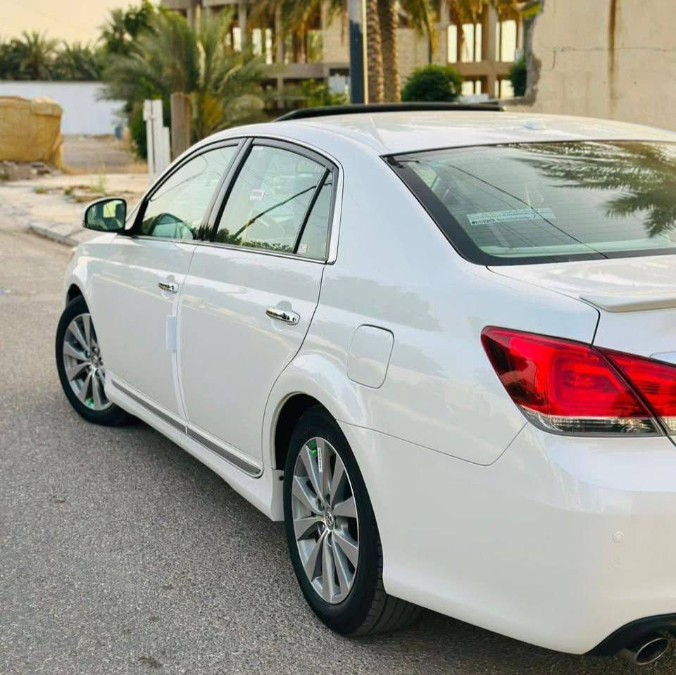 تيوتا افلون 2012 شهر 11 قبغ أسود لمتدد 
ماشية فقط 119 ألف كيلومتر استعمال شخصي وسيارة خزن 

رقم اربيل 
ستة سيدي 
كشن تبريد و تدفئة 
كشن خزن تحديد سرعة 
فول مواصفات limited 
4 تايرات جديد تحتها 
سنوية جديدة 
السيارة حيل جديدة و نظيفة واستخدام شخصي 
ما بيها أي خلل او نقص حدادية وصدر وكل التفاصيل كلشي بيها بلادي شركة 

فقط بيها دوران الجاملغ الخلفي جهة السكن صبغ مرتب بالتدقيق يلا تعرفه
والباقي مكفولة كفالة عامة 

مكانها الانبار الرمادي
رقم صاحب السيارة 
***********
***********
