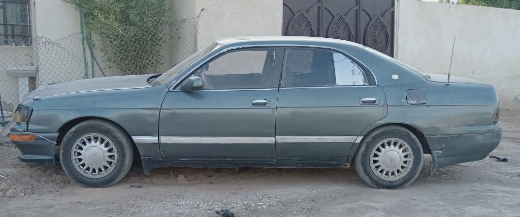 السلام عليكم بطه للبيع والمراوس موديل 92 رقم انبار ما اندل راعيها بيه ارقام وسنويه كارتوني گير ومحرك ثنين ونص شرط حداديه الأماميه توني مسويها سياره أصوليه بدون راعي ابيع كوم حديد اتعهدلك من السرقه فقط مكان السياره الناصرية مركز السعر 18 وبيها مجال للأستفسار أتصل على هذه الرقم  ***********
