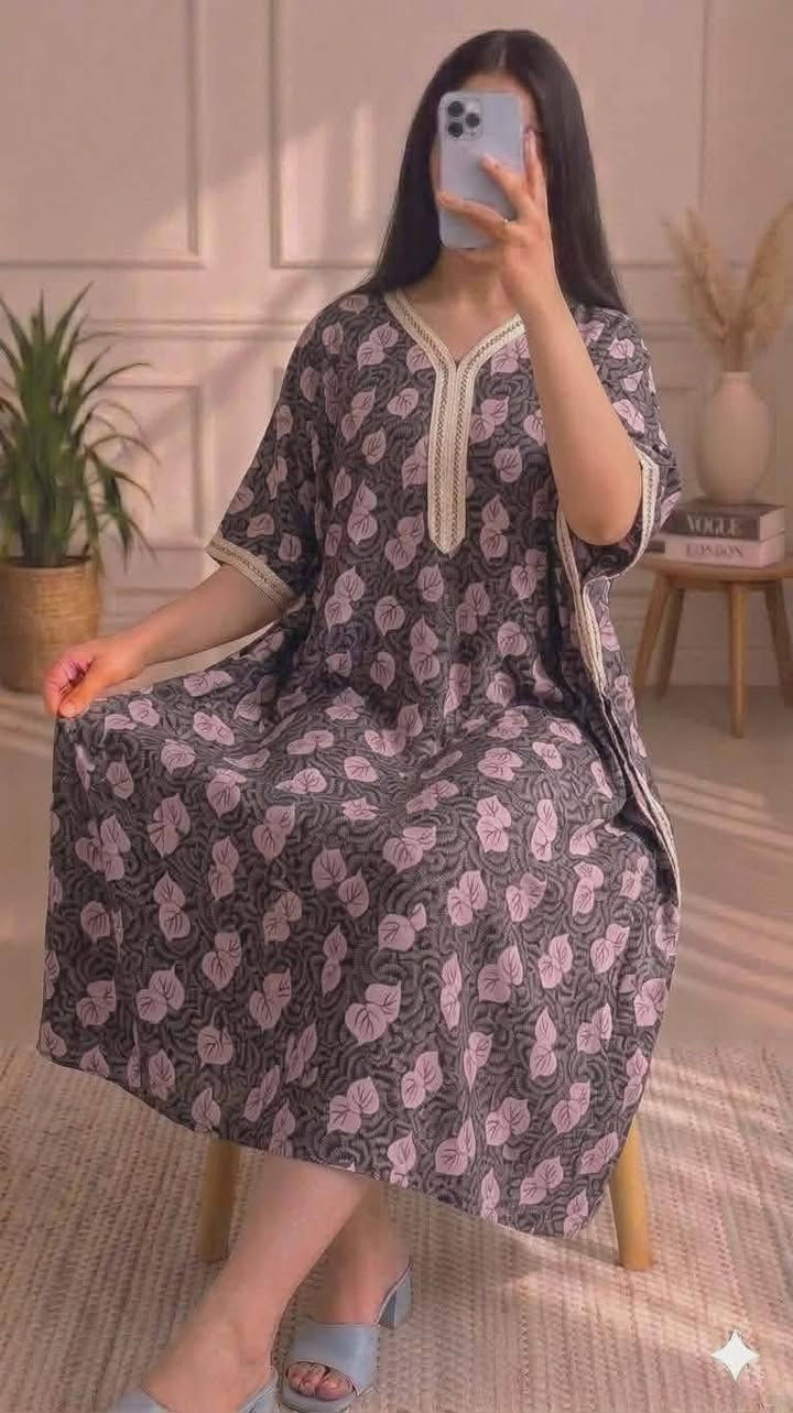 فستان باصمه ثلث رباع
 سعر 40 دينار
 دسته 12 قطعه
 مقاس l xxxl


**إذا كنت صاحب هذا الإعلان وتريد حذفه لأي سبب، رجاءا أرسل رسالة إلى الدعم الفني**