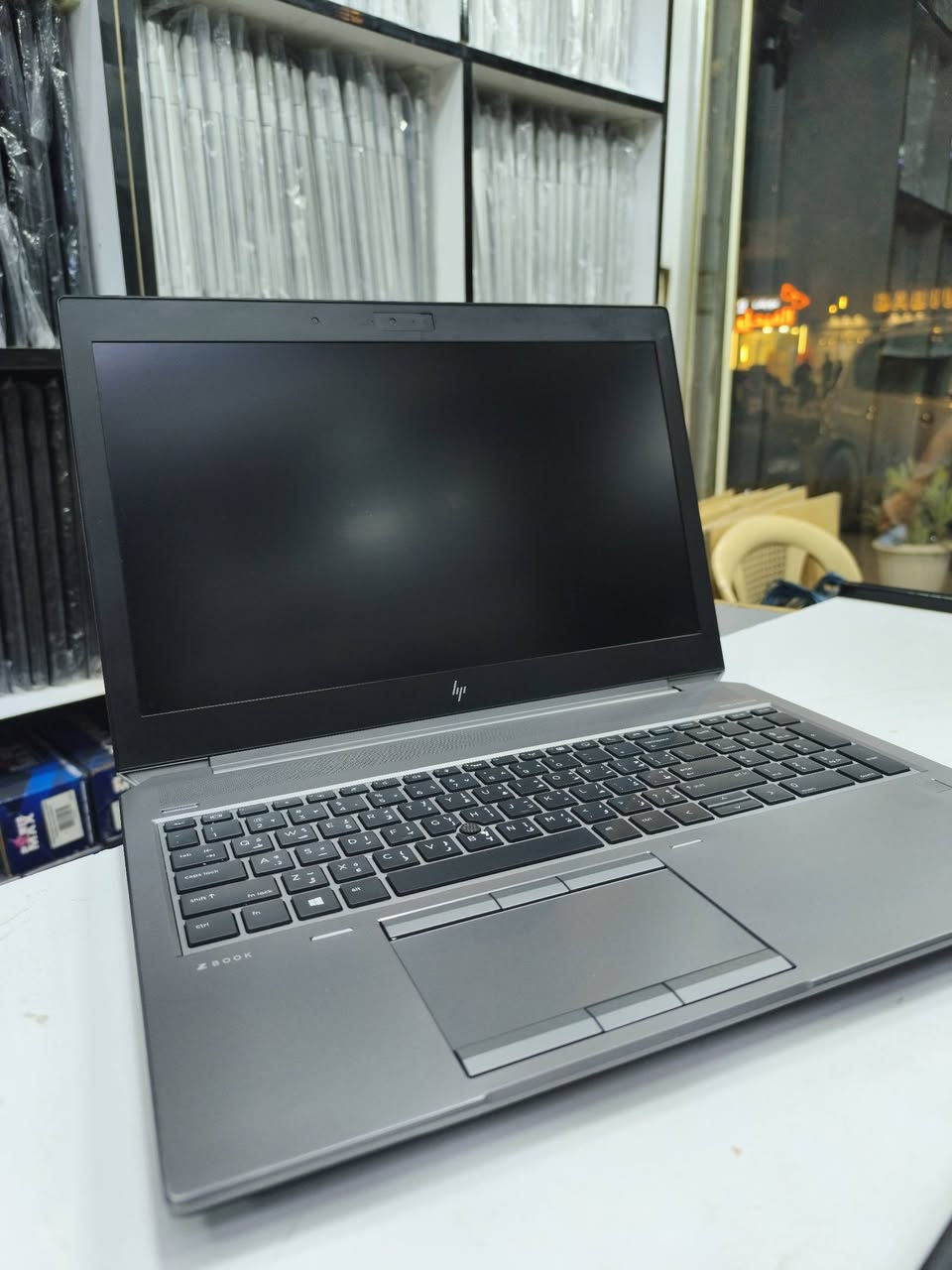 HP ZBOOK 15 G5
معالج Cor i5 الجيل الثامن فئة المعالج H 

الرام 16 كيكا DDR4

الهارد 512 كيكا  SSD M.2 

حجم الشاشة 15.6 

عنواني حلة شارع 40 

متوفر توصيل لكافة المحافظات 

السعر 375 الف شامل أجور التوصيل 

للتواصل واتساب ***********
