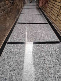 للبيع بيت ١٠٠م خلفي  طابقين بناء حديث  يقع في صالحيه قرب مدرسة الأندلس...