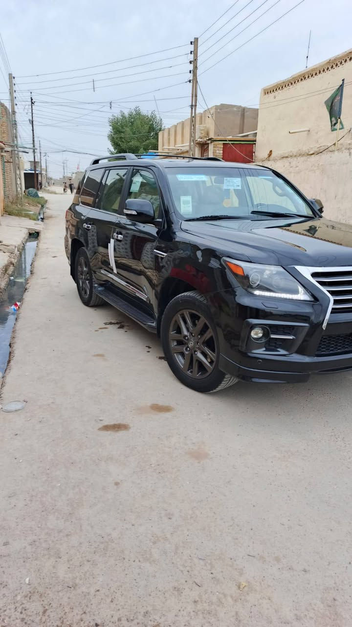 السلام عليكم رمضان كريم وتقبل الله صيامكم لكزس موديل 10 سياره جديده حيل بها قطعتين صبغ ماشيه 260 سياره على وضع الشركه رقم اربيل تحويل وكاله شنو يعجبك موجود سياره ما بيها اي نقص نهائيا بالعافيه علي اخذها السعر المطلوب 295 بيع ومراوس العنوان ذي قار الفجر ***********
