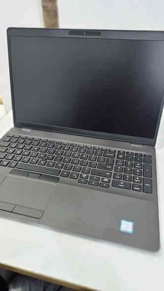 لابتوب دل i7 الجيل التاسع
السعر : 400 الف 
Brand:Dell
Model:Latitude 5501
Processor: CORE I7-9850H(جيل التاسع H)
Hard Drive:256GB NVMe SSD
RAM:16GB DDR4 الرام
Graphics:Intel UHD Graphics 630 كرت الشاشة
Screen Size:15.6"
Screen Resolution:1920X1080
Touchscreen:No
Webcam:Yes
Ethernet:Yes
Wireless:Yes
Power Adapter:Yes
العنوان : البصرة قضاء المدينة
*********** القرنة
