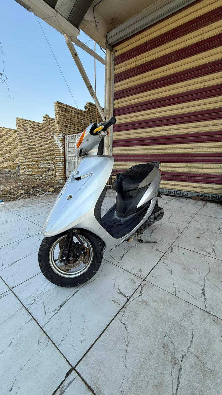 دراجه ياماها عصفوري
نضيفه اوراق دراجه نضيفه مكينتها ناعمه 
***********
