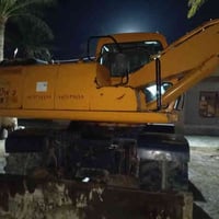 للبيع حفارة هونداي تاير حجم 170  موديل 2001  مكان الحفارة بغداد  للأست...