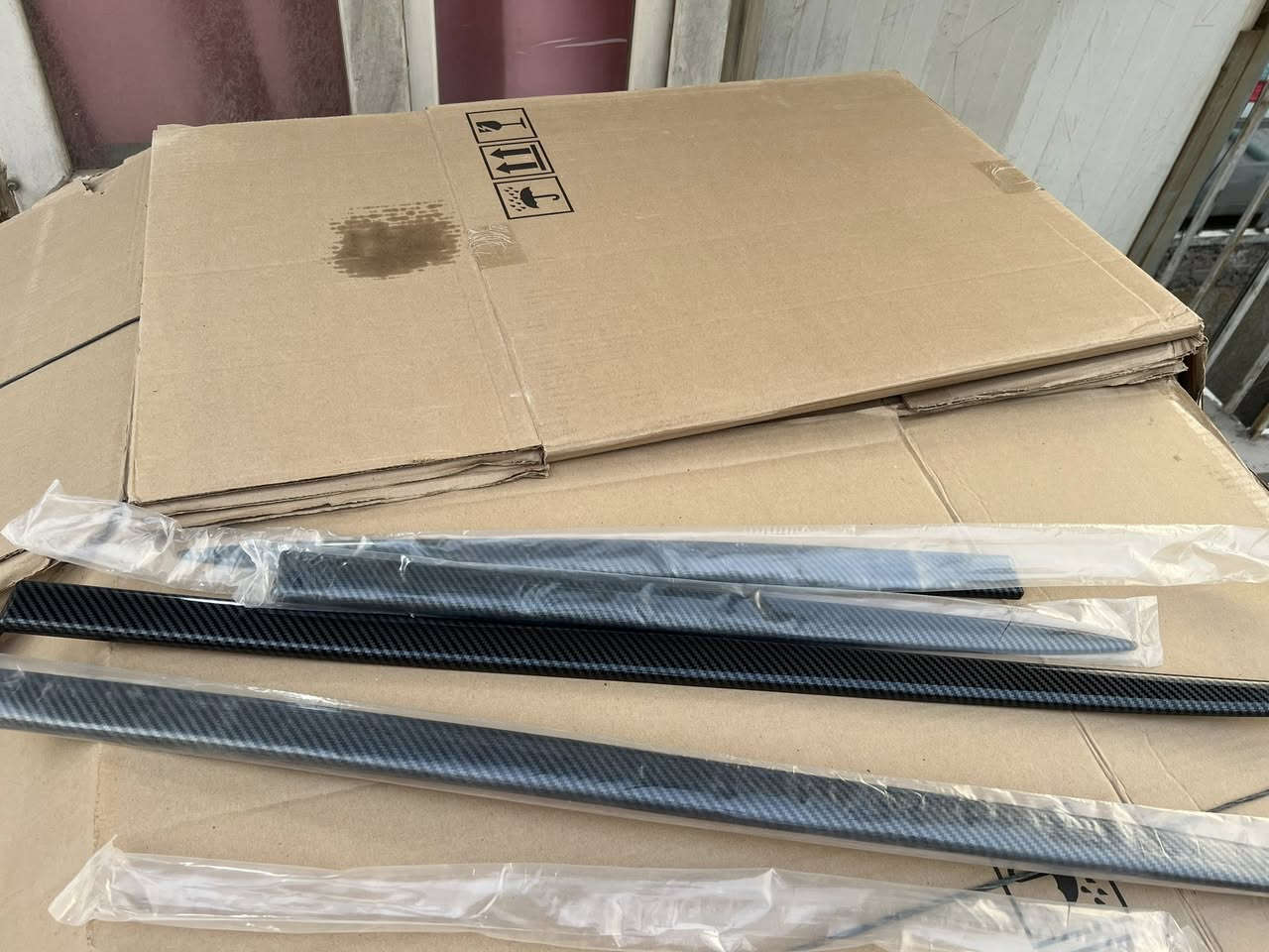 السلام عليكم 
كت كامل مال بوب السيارة 
جديد ( شكل الكاربون فايبر ) ما اعرف مال يا سياره بس اتوقع جوكر 
اكتبلي عليها 20 و بالعافية


**إذا كنت صاحب هذا الإعلان وتريد حذفه لأي سبب، رجاءا أرسل رسالة إلى الدعم الفني**