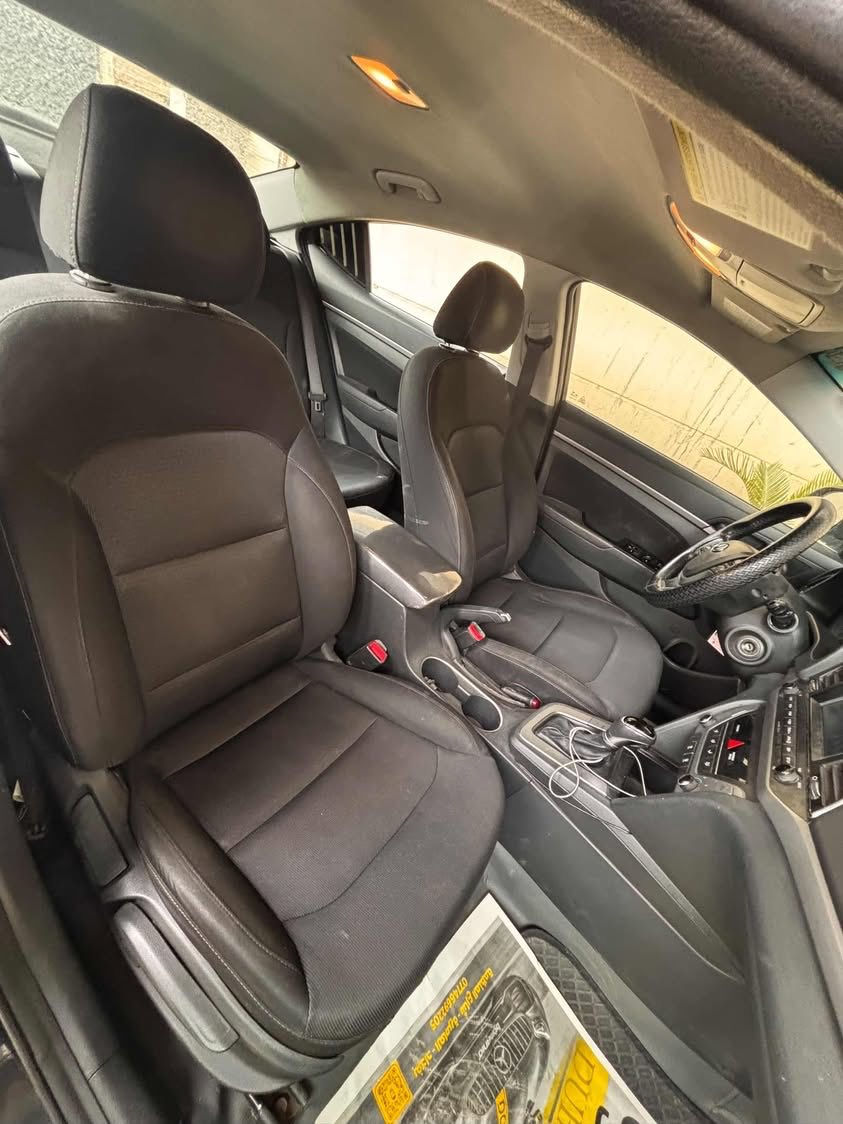 السلام عليكم النترا 2018 وارد امريكي رقم اربيل الجديد
ماشية تقريبا 144 ميل 

ضربتها صفحة سايق و بنيد من امريكا 

و هنا بالعراق  بجم عكس السايق

شاصي سحب   

كير محرك كفالة عامة 

تحكمات ستيرن صفحتين 

اشارة بالمري 

تايرات جديدة ((اثنين)) 

راديتر جديد

تدفئة + تبريد 

لايت ابيض ليد مو زنون بعده بالضمان مالته 

 كاميرا خلفية 

ابل كار بلي + سامسونغ 

كشنات قماش مو جلد 

مكان السيارة : بغداد - العامرية 

السعر المطلوب 108$ و بي مجال للناس الطيبة 

***********
